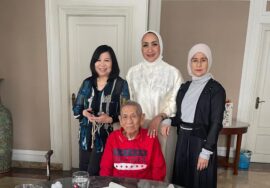 Silaturahmi: Rahasia Panjang Umur dan Jiwa yang Ka